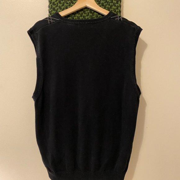 VanHeusen Studio Black with White Pattern Sweater Vest - Great Condition - Picture 3 of 3